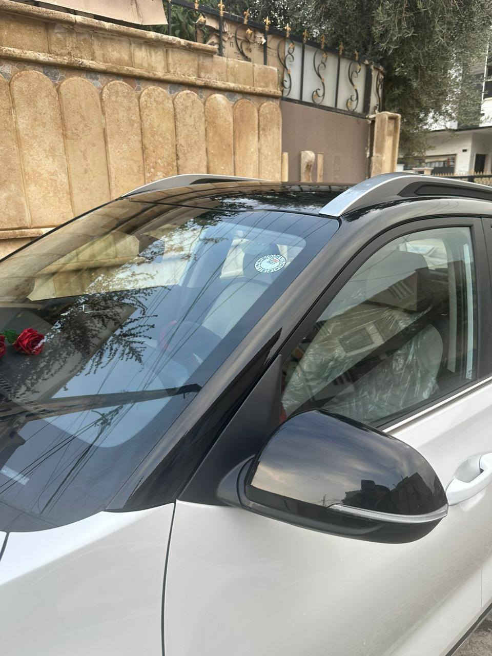 كيا سونيت / شركة Nim الدولية / موديل 2025 ضمان (5 سنوات ) من الشركة … ماشيه 5000km
مواصفات فول .. السقف  بانوراما سلايد اسود .. كراسي كهرباء تدفئة تبريد … اعلى مواصفات في الموديلالمحرك 15 دبل نوزل 
وفقط بانزين سعر 180ورقه مجال شويه هذا رقمي  *********** بي وتساب
