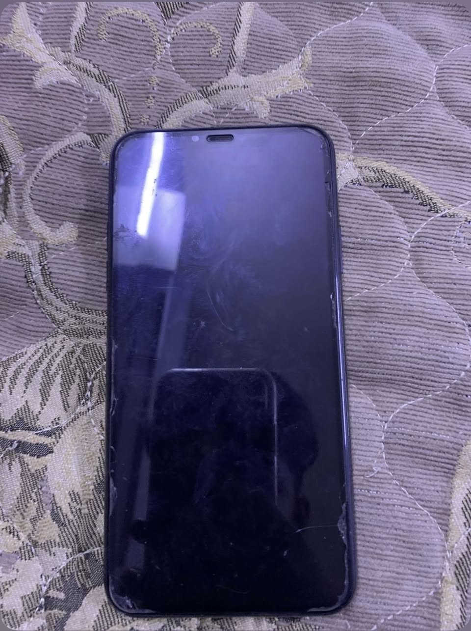 سلام عليكم 
جهاز 11ProMax 
وتربروف شرق اوسط 
ما مفتوح نهايه 
فقط بطاريه 73 ولجهاز الآن مغلف للحفاظ علي فقط مرواس 
ما عاجبك اعبر المنشور


**إذا كنت صاحب هذا الإعلان وتريد حذفه لأي سبب، رجاءا أرسل رسالة إلى الدعم الفني**