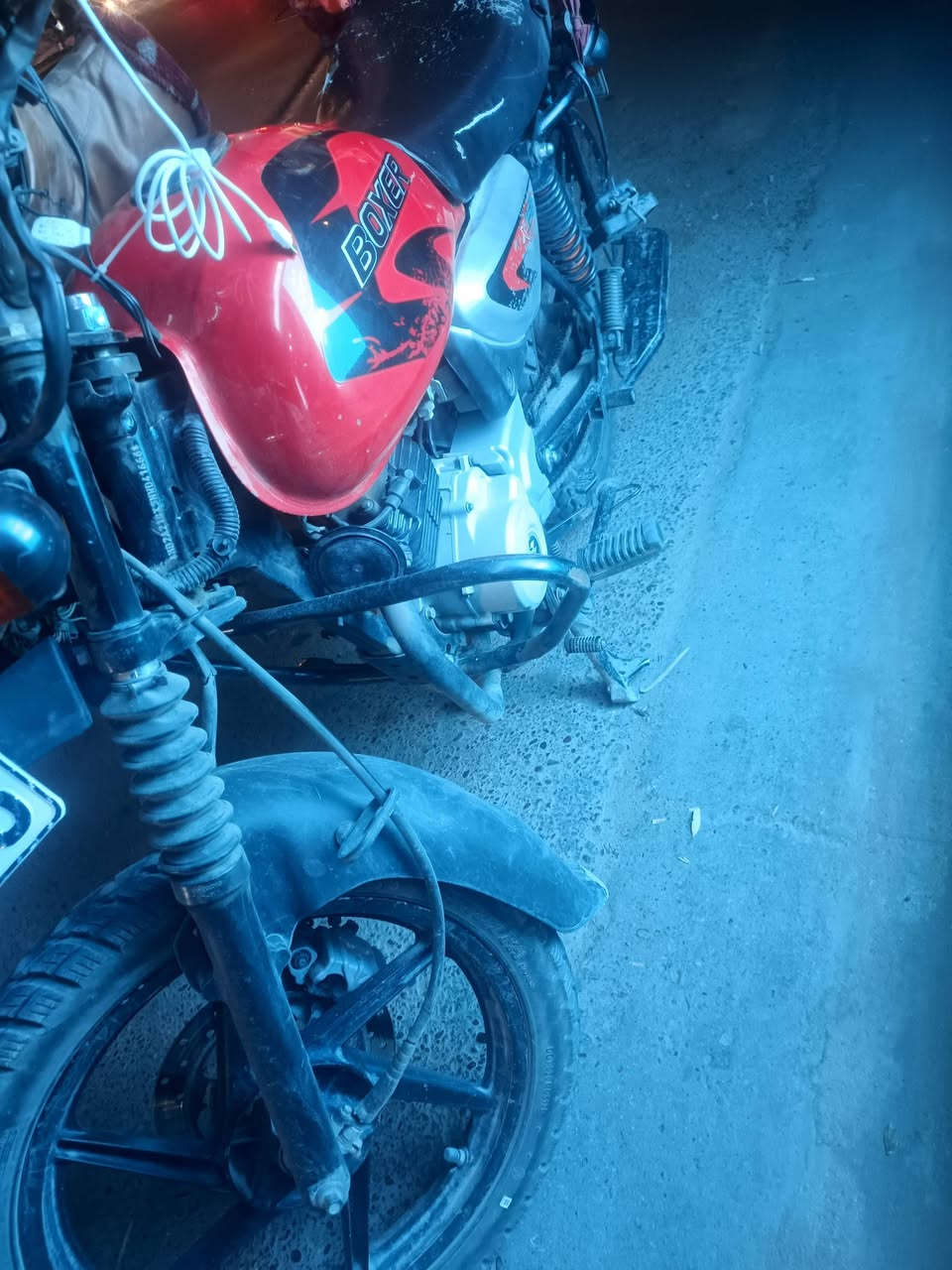 بوكسر موديل ٢٣ مسجله ٢٢ للبيع دراجه بيهه بس الكور مبدل تجي وتشوف بعينك لا تبخير ولا تنقيص شلعتهه حلوه معروضه ب ٢١٠٠ وبيهه مجال بسيط ***********
