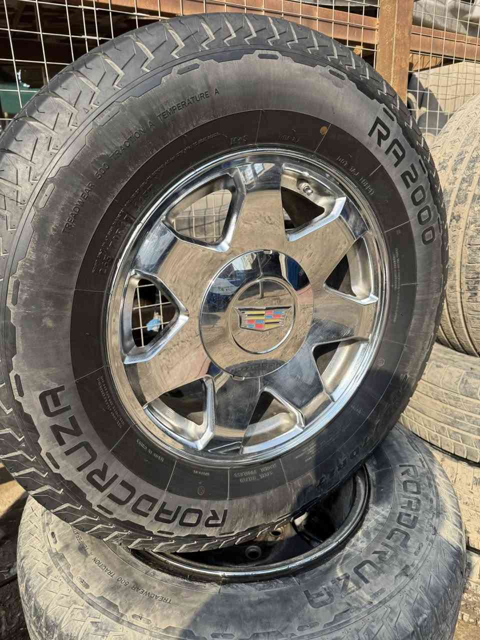 سلام عليكم شباب طخم ويل كب اصلي كاديلاك حجم 17 موجود في محل عقيل المرياني العنوان بغداد كسره وعطش (***********)
