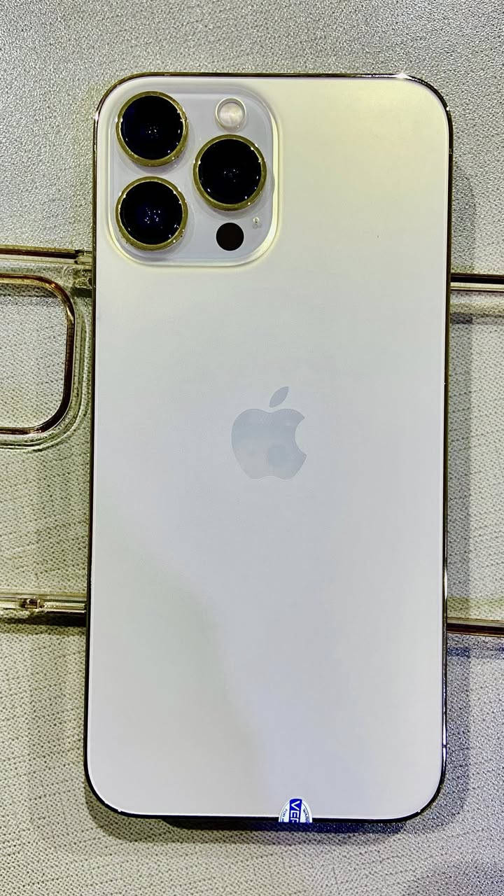 السلام عليكم 
ايفون 13برو ماكس ذاكرة 256GB نموذج M امريكي لون ذهبي البطارية 84 الجهاز نظافة 100‎%‎ الجهاز مكفول كلشي ما مبدل ولا داخل صيانة وشخط ما بي مكاني بغداد الزعفرانية السعر اتفضل خاص او واتس ***********
