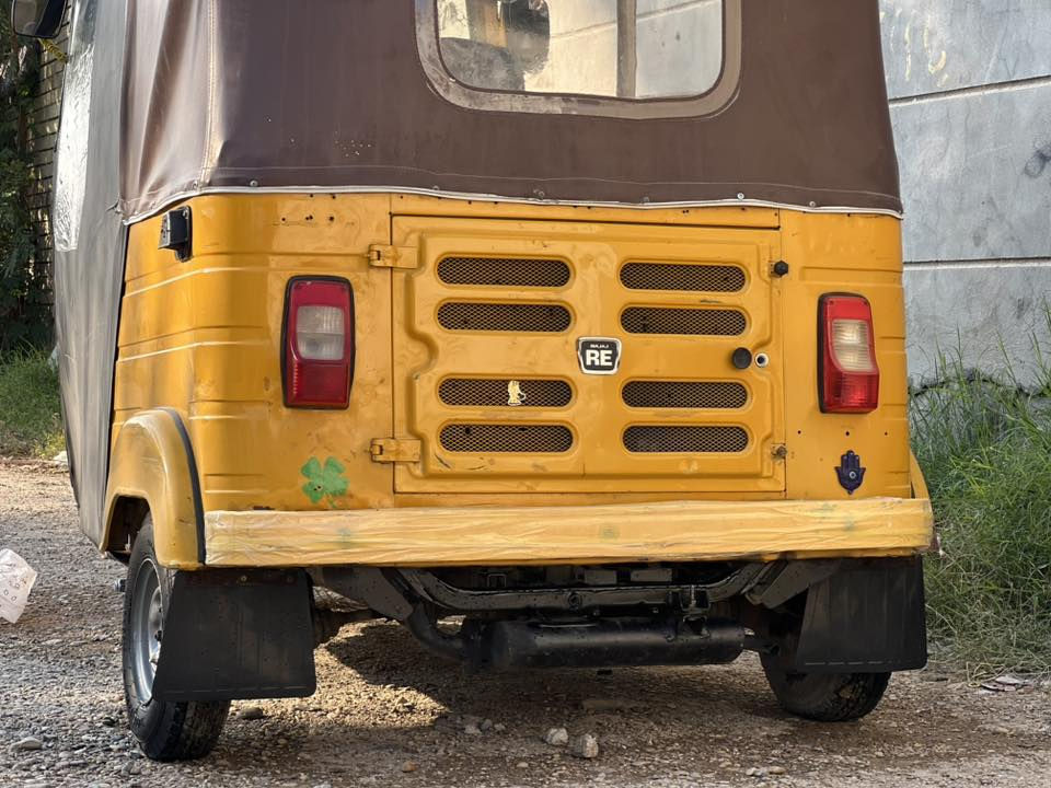 السلام عليكم
للبيع تكتك باجاج ( ٢٠١٩ )  شهر ١١  مضلع محسوبه على٢٠
مابيهه لاصبغ ولا معجون فقط الدوس ولغد بي بارد عوزه تككيل فقط مابي تكتك كبل لشارع  مكينه مجفته جاهزه من كهربائيات مسجل دمام علامه تكسي و زرازير ويه السكن عوزه ترتيبات بصيطه المكان المحموديه حي الموضفين  السعر ٥٨٠٠ وبيهه مجال حك الجيه فقط الميعجبه السعر لايعلق 
***********.           ***********
