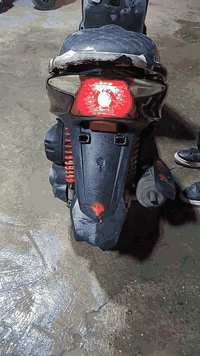 سلام عليكم دراجه سيام مكفوله كفاله عامه من معرض نازله دراجه حجم مكانه ١٥٠سيسي سرعته ١٨٠ البيع أو مرواس بدراجه نضيفه  صاحب دراجه *********** سعر 600الف
