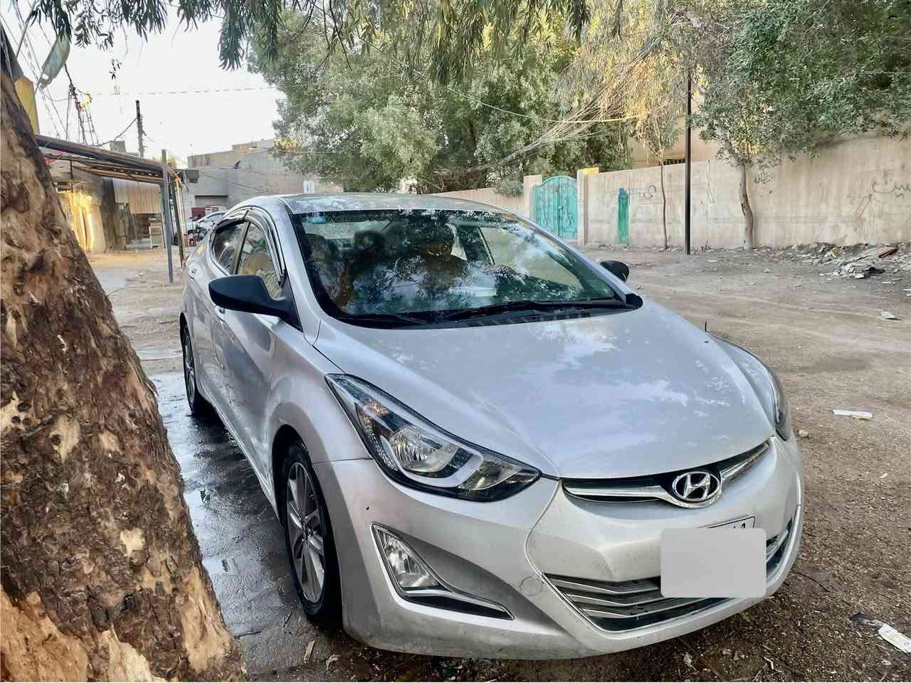 السلام عليكم 
 مكاني كربلاء النترا ٢٠١٦ رقم كربلاء مشروع وطني 
وارد كندي 
بيها صبغ ثلاث قطع جاملغ امامي يمنى ويسرى
ويم قبق البانزين جان بيها جراد  وصبغته 
للعلم الگير بدلت فلتر وكلجات  قبل اسبوعين   
السعر ١٢٠ وبيها مجال 
***********
