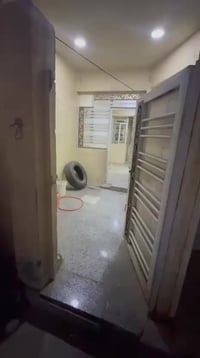 بيت للإيجار مساحه 75 متر أرضي للاستفسار الاتصال على الرقم /07700148765