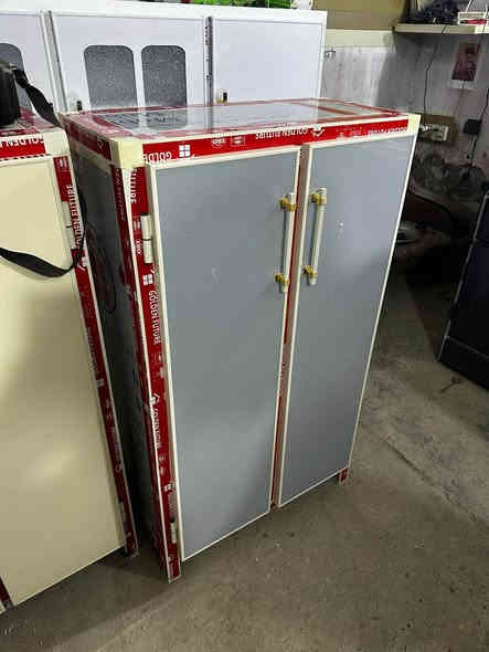 جزامه احذيه شغل درجه اولى ٦ تقاسيم من الداخل السعر ١٢٥ يوجد توصيل *********** العنوان شارع الاخلاص ناصرية
