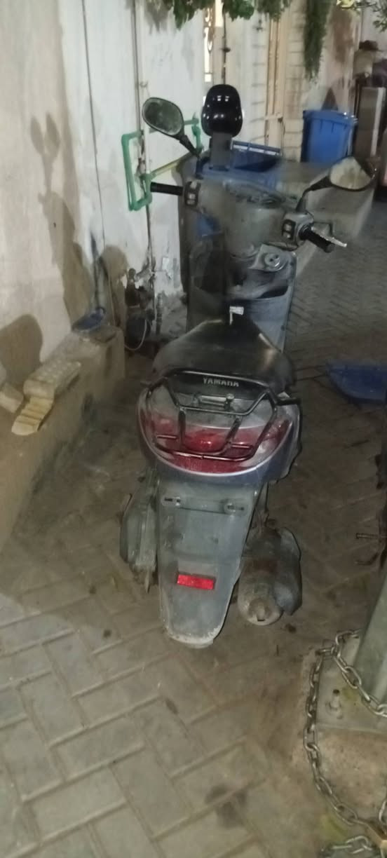 بريز السعر ٩٥٠ ألف
الدراجة مكفولة مكينتها ممفتوحة وممبولشه كفراتها البلادية الدراجة مال رمبة مو مال شارع مكاني بغداد الگريعات 
 ***********
