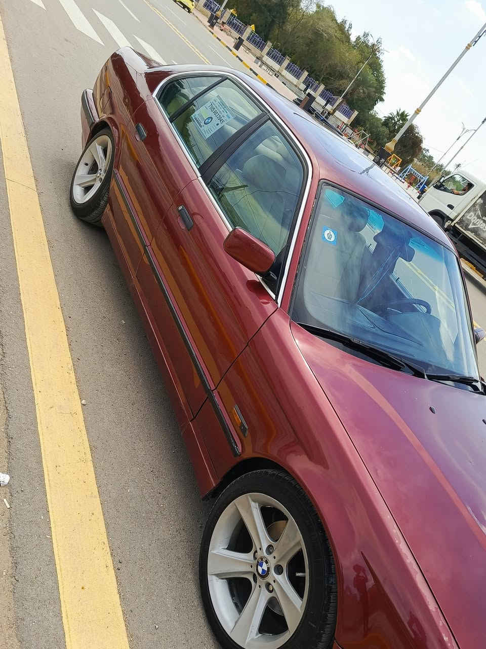 السلام عليكم BMW رياضي 520i .موديل 95      سياره فول مواصفات بجم عريض محرك 525مسكر عدل  فانوس كير عادي تخم تاير جديد كشنات جلد  بيه سلايت سقف ما بيه قطرت خياس سياره نضيف كلش رقم انبار بسمي مشروع وطني كامله من كل النواحي تبريد قطعتين شاشه سحب ما تخسر عليه ربع دينار العنوان واسط قظاء الحي السعر 75للتواصل ***********
