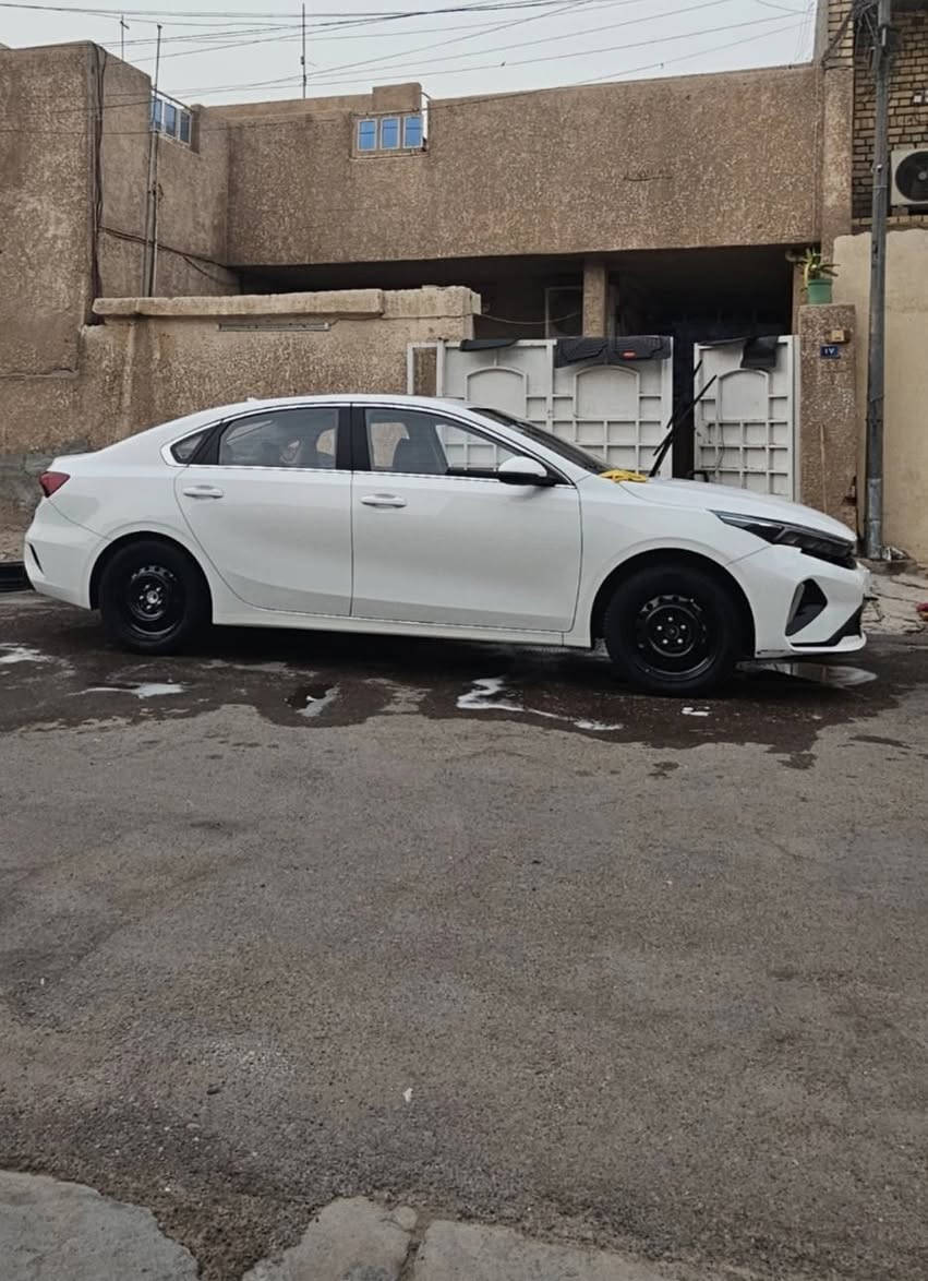 سلام عليكم k3 2024
محرك 1500 دبل نوزل 
رقم اربيل  تحويل مباشر تريد وكاله تريد تحويل

 ماشية   52 الف 
المواصفات 
✅️شاشه كامرة 

✅️تبريد  لمس

✅️تحكم ستيرن جهتين 

✅️بصمه أبواب و بصمه تشغيل

✅️كير طياره 

✅️شاشه بالكير

✅️لايت لد زينون 3 عدسات متحركة + الخلفي هم لد متصل 

✅️صندوك ذكي بصمة ( يفتح عند الاقتراب )

✅️سايد بريك بصمة

✅️أوتو هولد (auto hold)

✅️درايف مود 4 وضعيات
‏✅️(sport+eco+smart+comfort)

شاشة عداد دجتل 

وبيها بعد مواصفات 

⬅️ السياره بدون أي صبغ فقط بارد + رصعات

رقم *********** بي واتساب 
 المكان بغداد / البياع الاعلام  
السعر 137
