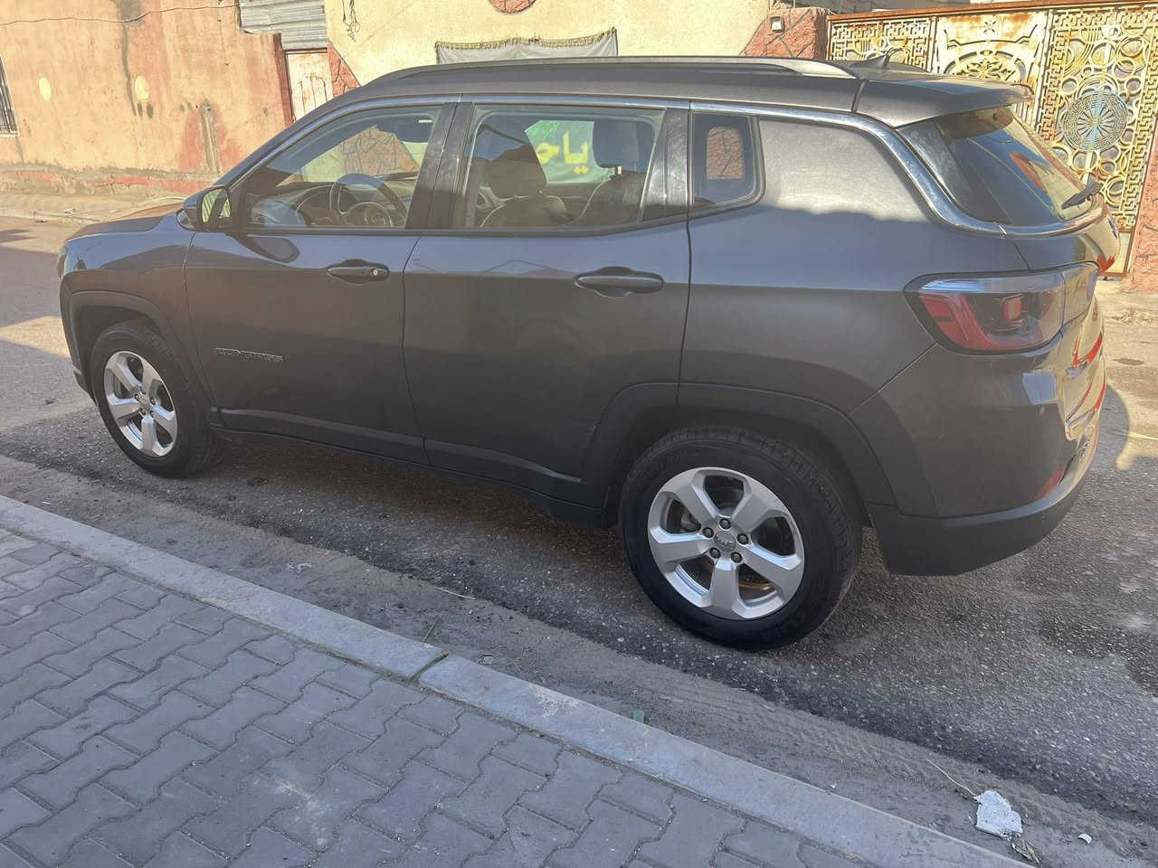 جيب كومباس2018وارد امريكي تبديل البنيد فقط باقي مكفول بأسمي السياره موحوده بالبصره مواصفات بصمة تشغيل وابواب وكاميرا  دواره نقطة عمياء وهراي بيها مواصفات سعرها ١٢٥ اتصال ***********
