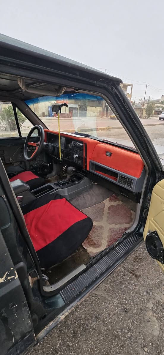 السلام عليكم  جيب شيروكي شخاطه
مكينه وكير 3000 بل كارتون مكينه قبل شهرين من بدلته هيه وتفرعاتهه كامله وكيرها يخبل حداديه جديده تخم تاير جديد كهربايات مسوي ادامه كامله اكسل قبل سبوعين من بدلته مال سيدان جام الكدام كهرباء ول وره جوبي مضخم صوت جديد سماعات كبار حلوات سياره جاهزه القماره عمرتهه كلهه  عوزهه بس صبخ ول شراي انه بخدمته سعرها ٢٨ وبيه مجال حك الجيه 
موبايل.   ***********
