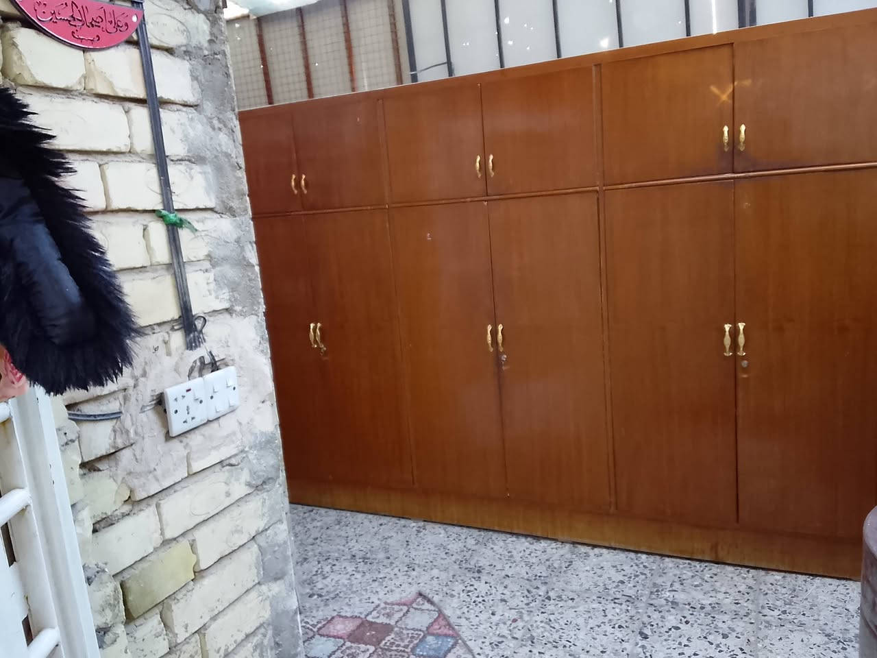 كنتور سته قاطين للبيع السعر 150وبيه مجال أن شاء الله مكاني حي الخطيب قرب أسواق تفاحه  هاتف ***********
