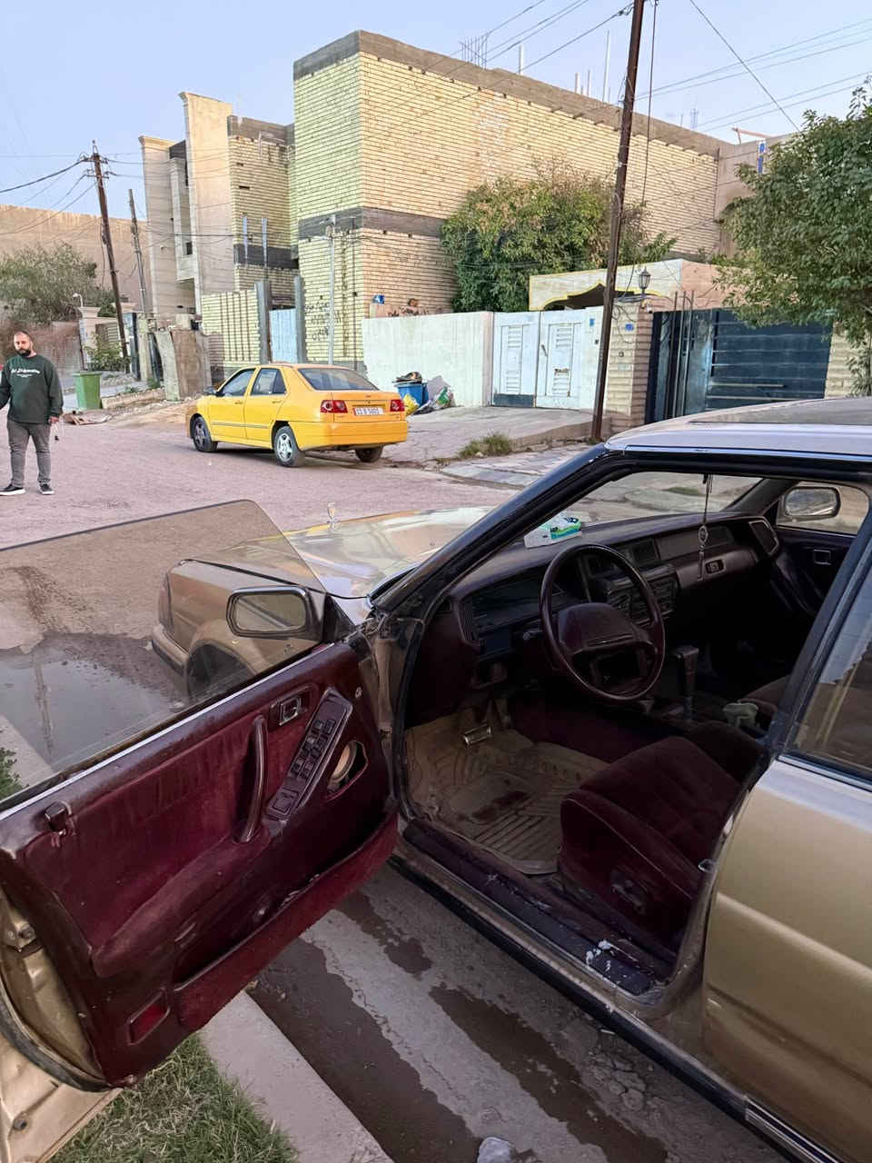 هارتوب بلاد بدون تحوير يسره السياره داخل نضيف كشر نضيف صدر جديد تخم تاير جديد باتري جديد كهربائيات السياره كله شغاله لايت جام 4 كهرباء سياره حلوه بس متروكه سعرها 33 رقمها انبار مشروع وطني ب اسمي شررط التحويل مكاني بغداد حي جامعه خضراء *********** بغداد, العراق
