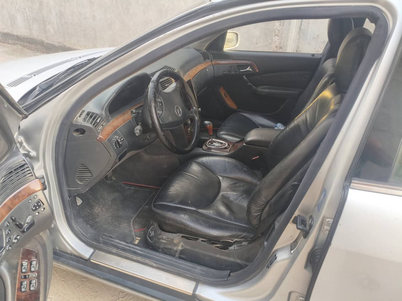 مارسيدس S500 ادوات حاويه بدون كص كفاله من كص وضربه كير مكينه تبريد بلاد جاهزه للاخير  السعر 45 وبيه مجال  عنواني البصره ***********
