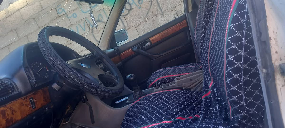 سلام عليكم عندي هاي بي ام موديل ٩٣ حجم ٧٣٠ كير عادي مكينه وكير جديد تخم تاير جديد ويل كب جديد  صدر جديد كهربائية كله شغاله جام كهرباء سياره كامله رقم كربلاء نكليزي تحويل مباشر مكانه بغداد لشعب رقم *********** سعر ٣٠
