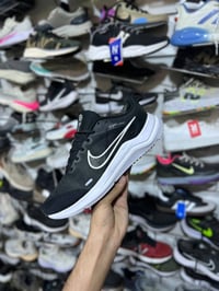 اورجنال وكالة اصلي نايك جديد قياس 43 طول القدم 27 ونص وزن خفيف طبي ريا...