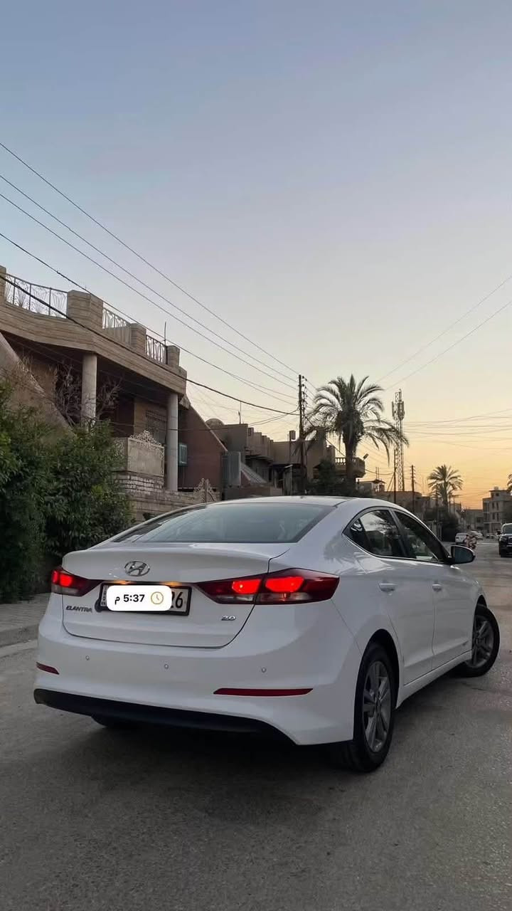 النترا 2018 خليجي كفالة عامة من الصبغ والفتح والبارد سيارة كلش نصيفة وعلى ايد وحدة مغلفة  كشنات وارضية جلد اصلي كير ومكينة بالجيس ماشية 82 الف موصفات مري شفط تحكم تبريد قطعتين حساس خلفي وكامرة بالمراية  بدون فتحة السعر 140 وبيه مجال بسيط الشراي يتصل مكاني بغداد المدائن رقمي *********** متواجد واتس اب
