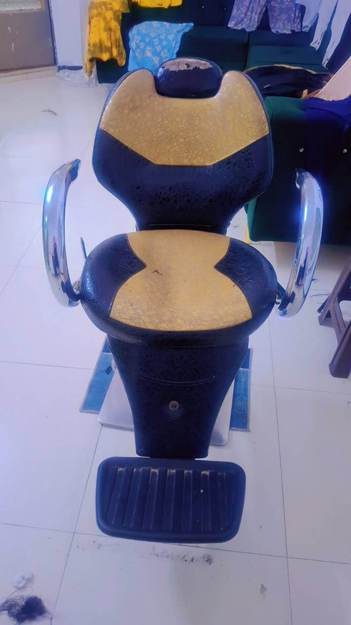 كرسي حلاقه ٦٠ جهاز بخار ٥٠ مغسله شعر ٥٠ رف ٢٠


**إذا كنت صاحب هذا الإعلان وتريد حذفه لأي سبب، رجاءا أرسل رسالة إلى الدعم الفني**