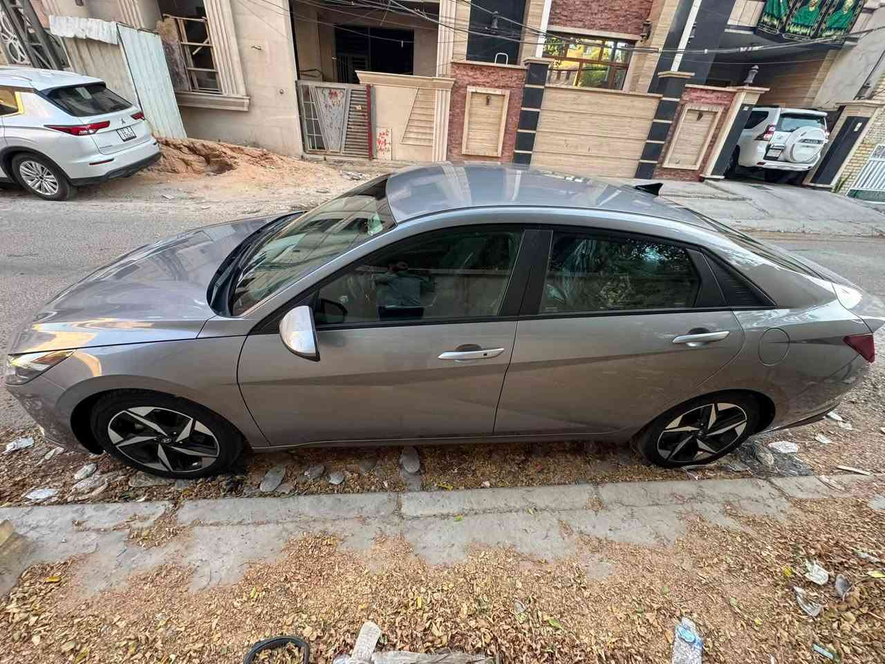 بصمه وتشغيل عن بعد�دشبول دجتل شاشه متصله�رادار امامي وخلفي�بدون إيرباك�بدون تبديل قطع�وباقي المواصفات معروفه
‎تفاصيل الحادث كلها موضحه�السياره جديده جداً بدون أي نقص�كير مكينه تبريد شرط�ماشيه 34 ألف ميل�بأمريكا ماشيه 20 ألف ميل�السياره باسمي ثاني يوم تحويل�مكان السياره بغداد الشعب�السعر 155  ورقه
***********
