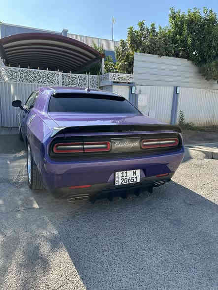 كير عادي ٦ كير جالنجر. ٢٠١٦ 
صبغ. جالمغين وبونيد. 
ماشيه ٧٥ الف. كليو. 
عليها برمجه وتزويدات شوته سترس بار. دبات صوت مخيف. كت أوف. 
***********
***********
١٥٠. بيها. مجال.  
باسمي. تحويل. اي وقت. تحب.
بيع او مرواس. 
رقم الشاصي موجود بالصوره. مع الحادث.
