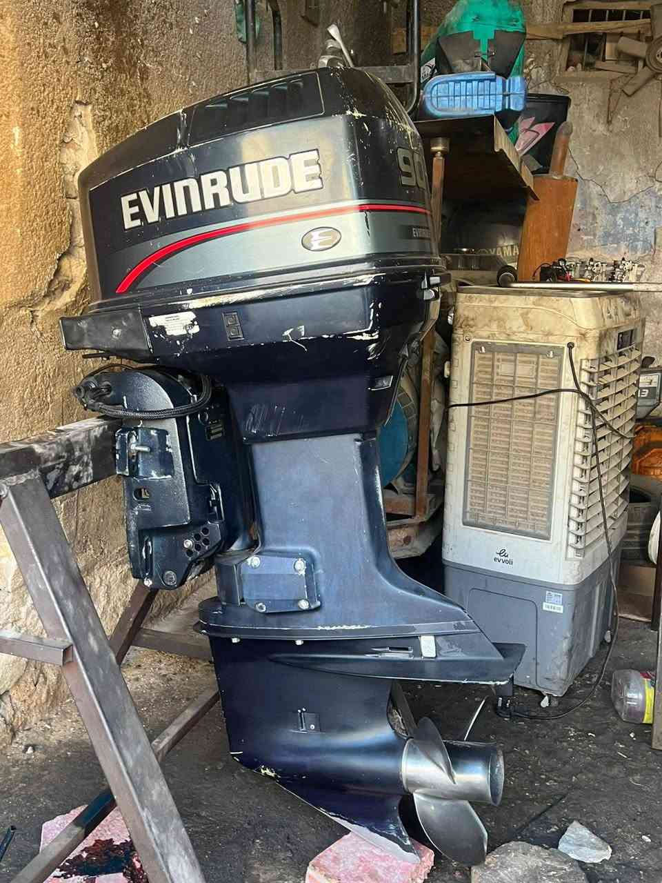 السلام عليكم خوان مكينه للبيع 90 حصان اربعه سلندر موديل 2005 جونسن وفر لود كابرته ليزريه أو 115 حصان كله واحد امكينه جديده على بلاد برغي ما مفتوح بها على شرط وعلى فحص المكينه شغاله اي نقص ما بها و كل غرضها كمله الكنترول ول ضفيره مال التشغيل ويها العنوان النجف الكوفه رقم الهاتف *********** السعر على خاص وبل خدمه
