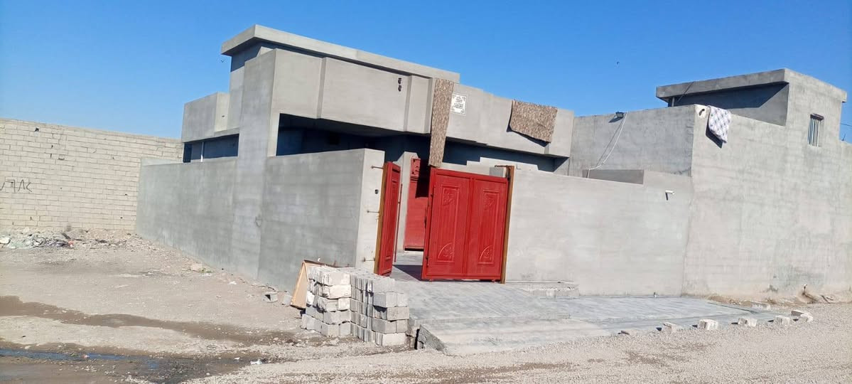 #عقارات_مكتب_دارالسلام السلام 
🔷 #اعلان_____اعلان. 

 ♦️ دارللبيع رقم بلديه 
 ♦️ مساحة الدار (200) متر
  
♦️ موقع خلف المعارض  على شارع  سوق الجمعة 

 🔷 #سعر الدار 45مليون قابل للتفاوض 🏘️️

الدار كما موضح بالصور . 

🔸️للاستفسار اكثر  الاتصال ع الارقام 
*********** 
 *********** الاستاذ جاسم البياتي 

🔷وللمزيدمن المعلومات زورونافي مكتبنا #طوز/حي العصريه الشارع السايدين 🏯) مقابل حسن كوستر. 

#عقارات_دارالسلام للبيع وشراء الدور والاراضي نستقبل كافة عروضكم  (السكنيه خ_التجاريه _الزراعيه)

#وتنظيم كافة عقود البيع والشراء وتعقيب المعاملات
