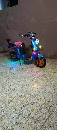 دراجة R9المدرع  كلشي شغال وشرط الفحص خمس بطاريات اكبار دبل نظيفات ونضا...