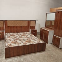 غرفة نوم تركي • أربع أبواب • كركوك