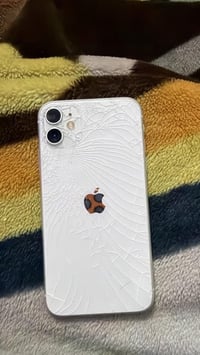 ايفون ١١ برو • ١٢٨ • بطارية ١٠٠