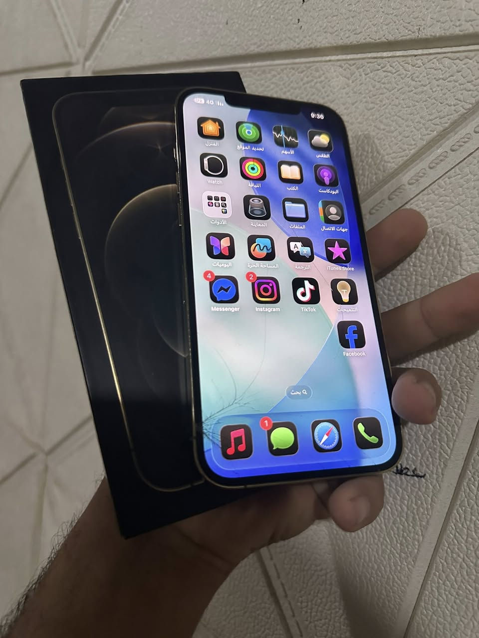 آيفون 12 بروماكس جهاز نضيف ستخدام شخصي مكفول من كلشي ماممفتوح وين مايعجبك افحص فقط فطور بالشاشه شريحتين نسخت ZA بطارية 80 ذاكرة 256 كامل محلحقات سعر 400 نهايته كلش بدون عملة رقمي ***********
