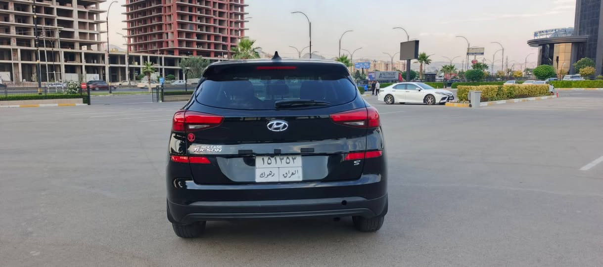 السعر 138
توكسن موديل 2019 امريكي 
مكينه 2000 مكينه كير بشرط ماشيه 92 
مواصفات S نص فول 
شاشه بلادي كاميره دوار 
داخل لونين بيجي واسود 
تحكمات استيرن جهتين 
هند بريك بصمه 
تبريد ثلج❄ طخم تاير جديد
منظومة زينون بلادي ⚪
صبغ اقل من ربع البونيد 🚫🚫
شرط التحويل وغرامات ✔️
مكاني موصل الايسر للاستفسار اتصل
***********
***********
