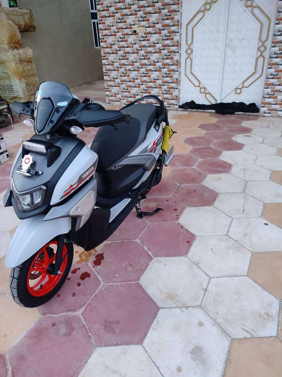 سلام عليكم شباب دراجه للبيع ZR 2025 دراجه مكفوله كفاله عامه دراجه نضيفه السعر مليونين 350 وبيهه مجال ***********
