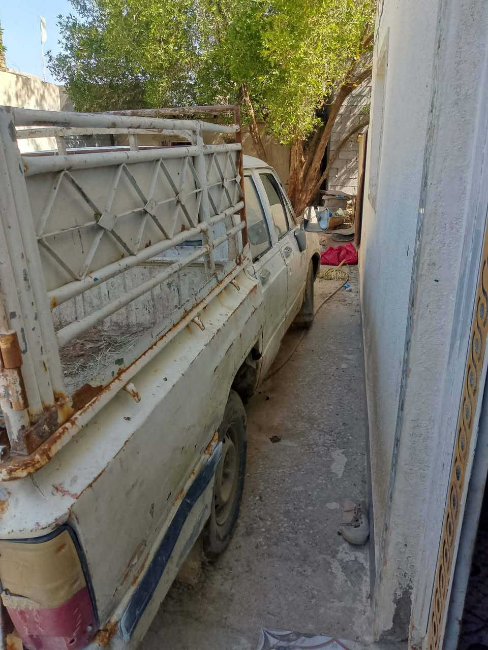 سلام عليكم للبيع بيكم تيوته سياره جاهزه تواير جدد كهربايات شغاله حداديه زينه رقم بغداد  بس راعيه ماواصله ابيع بدون راعي مكان ناصريه مركز الشراي يتصل ***********
