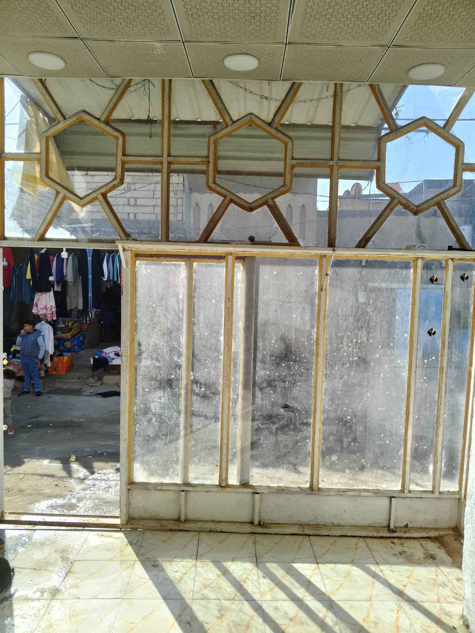 اعيد النشر بسبب الوعود الغير صحيحه
جام خانه وياه سقفيه تسكام نضيفه جدا للبيع عرض 3 أمتار ونص وارتفاع 4 أمتار 
 *********** اتصال
