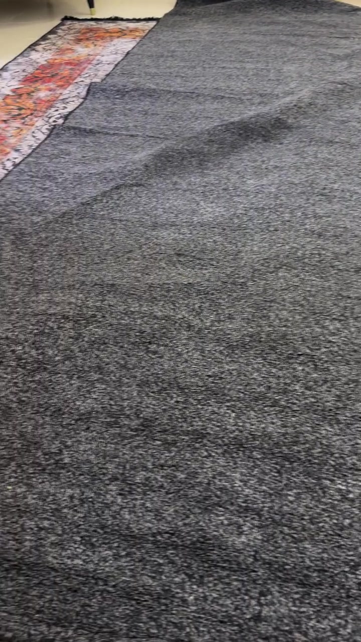 الموكيتات للبيع  الرصاصي قياس ٢ ونص في ٣ ونص 
الأحمر  قياس خمسه في سته   موجودات في أوزال


**إذا كنت صاحب هذا الإعلان وتريد حذفه لأي سبب، رجاءا أرسل رسالة إلى الدعم الفني**