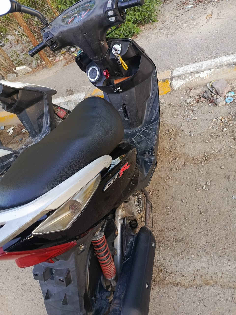 ثعلب 140 نضيفه كامله مكمله من كلشي  فقط الطوافه مال بنزين ما تشتغل بيع او مراوس  بيع 350 مراوس شعندك نزل


**إذا كنت صاحب هذا الإعلان وتريد حذفه لأي سبب، رجاءا أرسل رسالة إلى الدعم الفني**