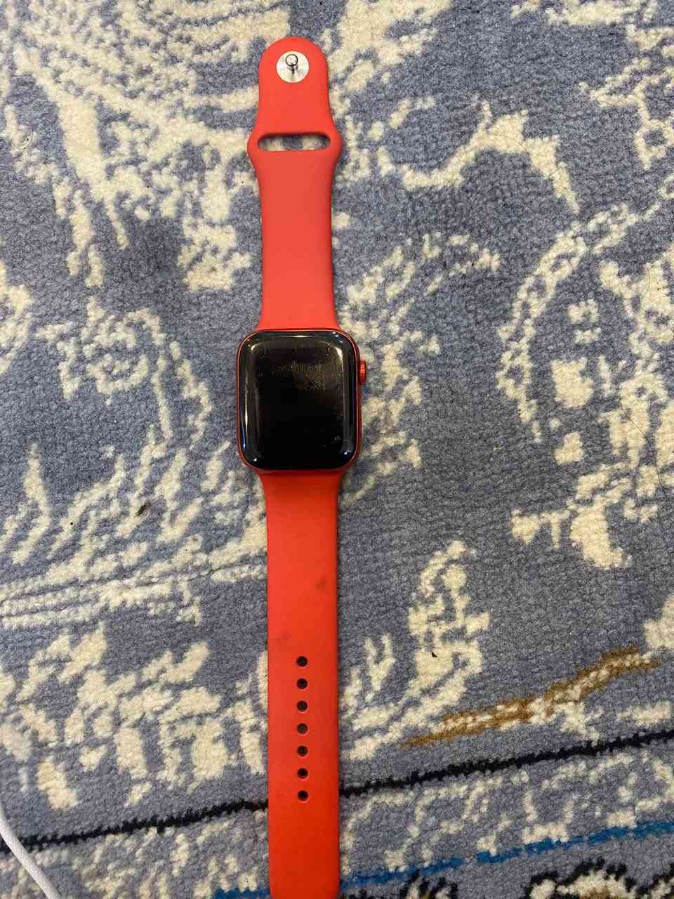 ساعة ابل الجيل السادس بطارية 65‎%‎ مع ملحقاتها السير والشاحنة والعلبه مالتها 90‎%‎ نظافتها للاستفسار الاتصال على رقم او واتساب   ***********
