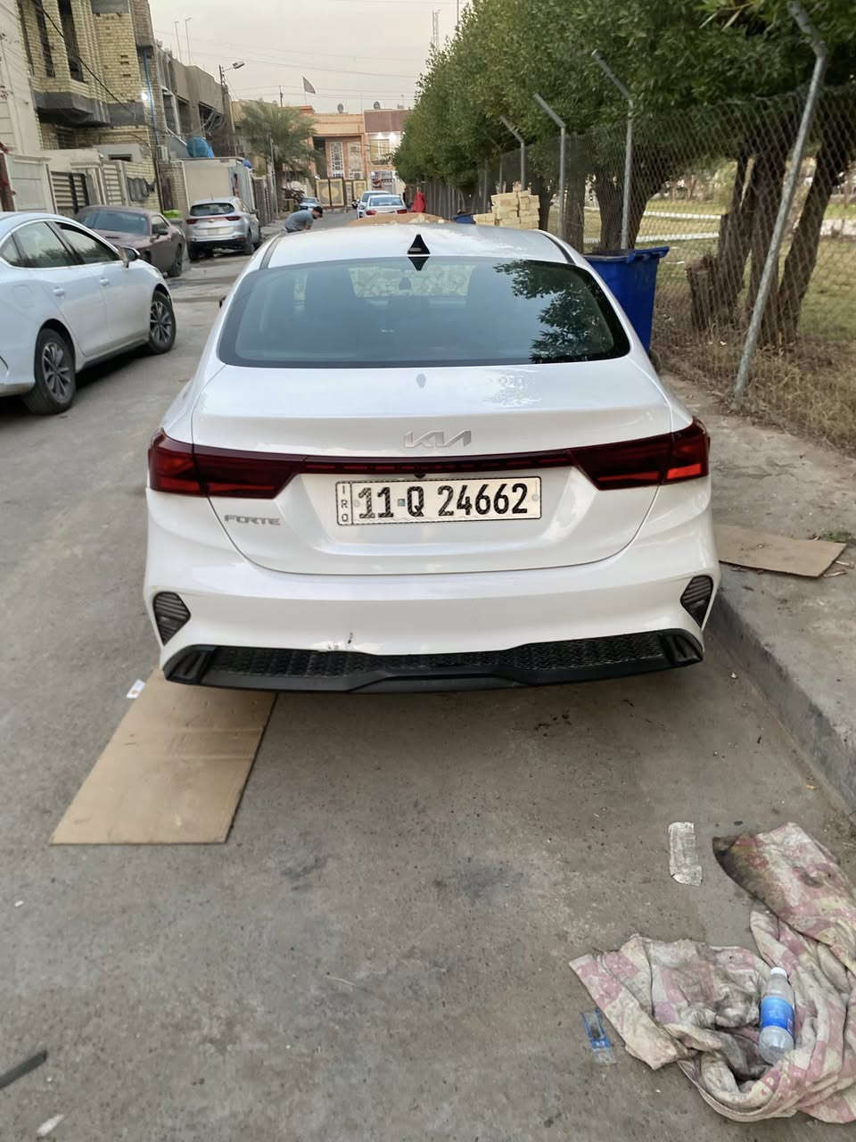 السلام عليكم عندي كيا فورتي موديل 2023وارد امريكي نص فول السياره خير من الله بي طخات بصيطه بل جاملغ جهة السايق وباب الصدر السياره معروضه 155 وبيه مجال 
عنوان بغداد 
الاتصال ***********
واتساب فقط ***********
