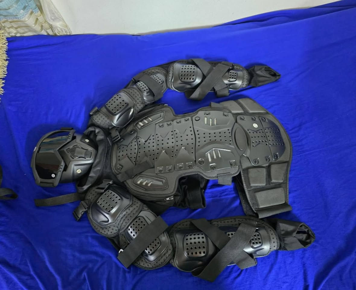 سلام عليكم درع جديد كامل للبيع السعر 60 وبيه مجال للطيبين هاتف ***********
