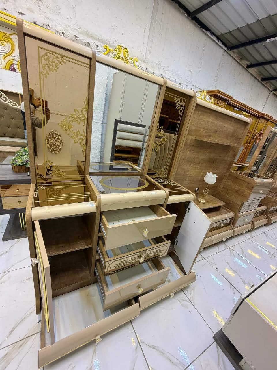 غرفة نوم مستخدمة نضافة 90‎%‎
عدد القطع 11 
شغل ثقيل 
نضام بيبان 
سكك هايدروليك 
سرير جك مخزن 
ملكي 
لون مميز 
كوالتي عالي 
سعرها مليونين و100/مليون و900

شد و نقل داخل بغداد مجاني


**إذا كنت صاحب هذا الإعلان وتريد حذفه لأي سبب، رجاءا أرسل رسالة إلى الدعم الفني**