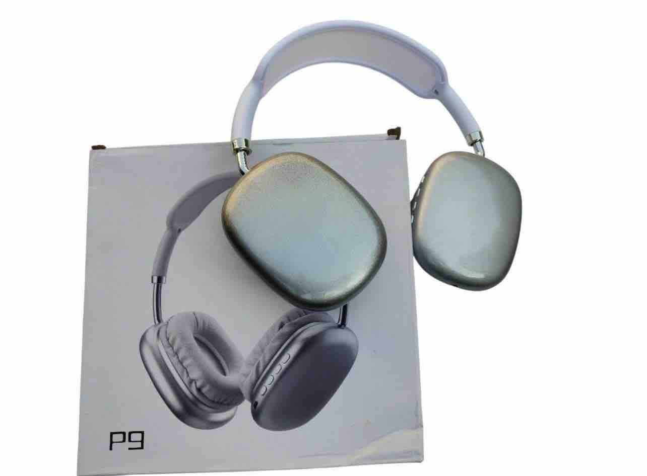 سماعة الرأس اللاسلكية P9 &ndash; صوت نقي، راحة مطلقة، وتصميم أنيق! ✨ المميزات: 🔹 اتصال بلوتوث سريع ومستقر: يعمل مع الهواتف، اللابتوبات، والتابلت بدون تقطيع. 🔹 صوت ستيريو عالي الجودة: تجربة موسيقية ومكالمات نقية ومتوازنة. 🔹 أزرار تحكم جانبية: تشغيل/إيقاف، تغيير الأغاني، التحكم في الصوت، الرد/إنهاء المكالمات بسهولة. 🔹 راحة استثنائية: وسائد أذن ناعمة تغطي الأذن بالكامل للاستخدام الطويل دون تعب. 🔹 تصميم قابل للتعديل: مناسب لجميع أحجام الرأس مع إطار مبطّن للراحة. 🔹 بطارية طويلة العمر: من 6 إلى 10 ساعات تشغيل متواصل حسب الاستخدام. 🔹 شحن سريع عبر USB: Micro USB أو Type-C حسب النسخة. 🎯 الاستخدامات المثالية: المكالمات الهاتفية عبر البلوتوث الاستماع للموسيقى أو البودكاست ألعاب الفيديو ومشاهدة الأفلام التعلم عن بعد والاجتماعات عبر الإنترن
  السعر مع التوصيل 18الف


**إذا كنت صاحب هذا الإعلان وتريد حذفه لأي سبب، رجاءا أرسل رسالة إلى الدعم الفني**