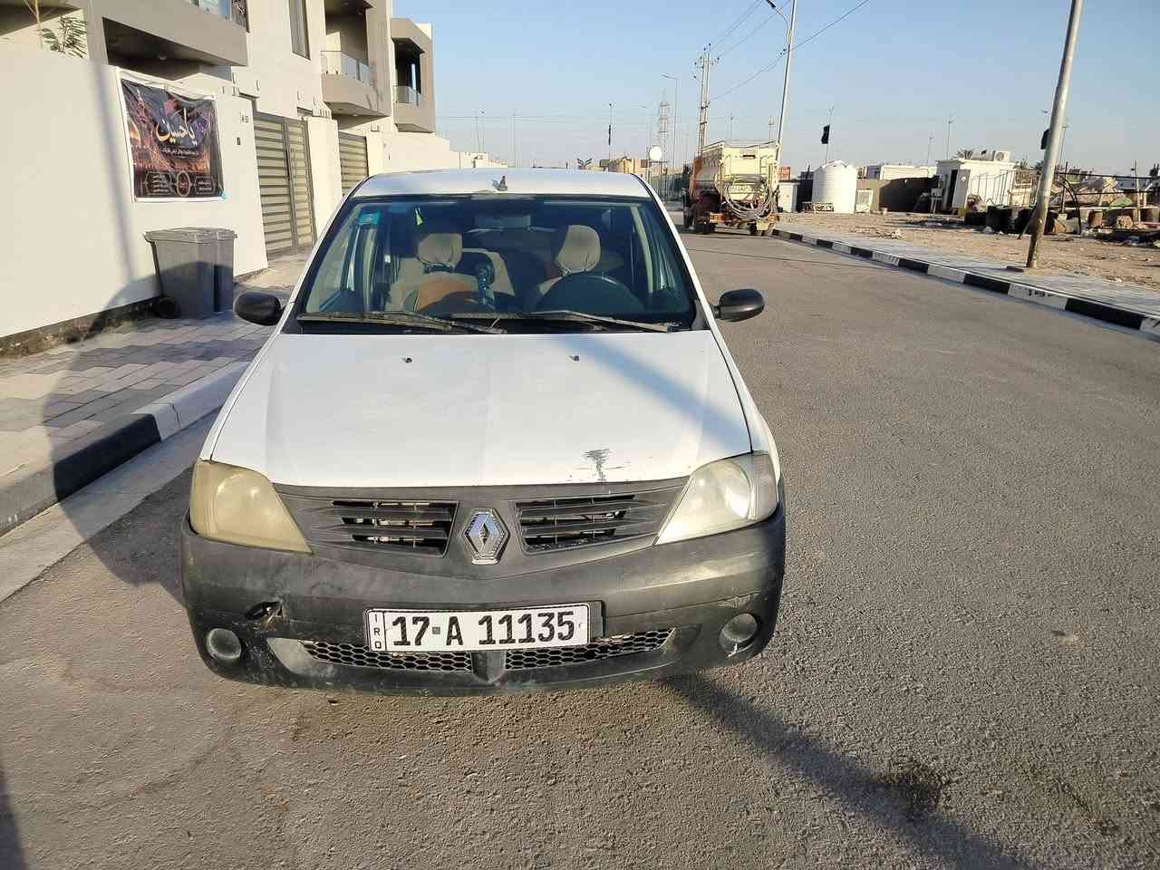 سيارة رينو لوكان للبيع موديل ٢٠١٠ بأسمي مكفولة بيه شخطات طخات بسيطة تبريد شغال تخم تاير  حدادية جديدة مكينة نضيفه االسعر ٣٨  مع المجال البسيط العنوان السماوة ***********
