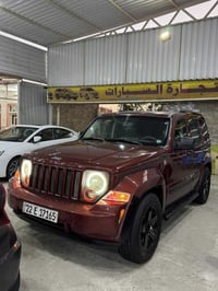 جيب لبرتي 2008 مكينه 3700 سته سلندر حادثها قطعه وحده باب السكن  وصور ا...