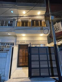 دار للبيع  المساحه 45 واقع حال 52  يحتوي الطابق لاول غرفنه نوم +خدمات ...
