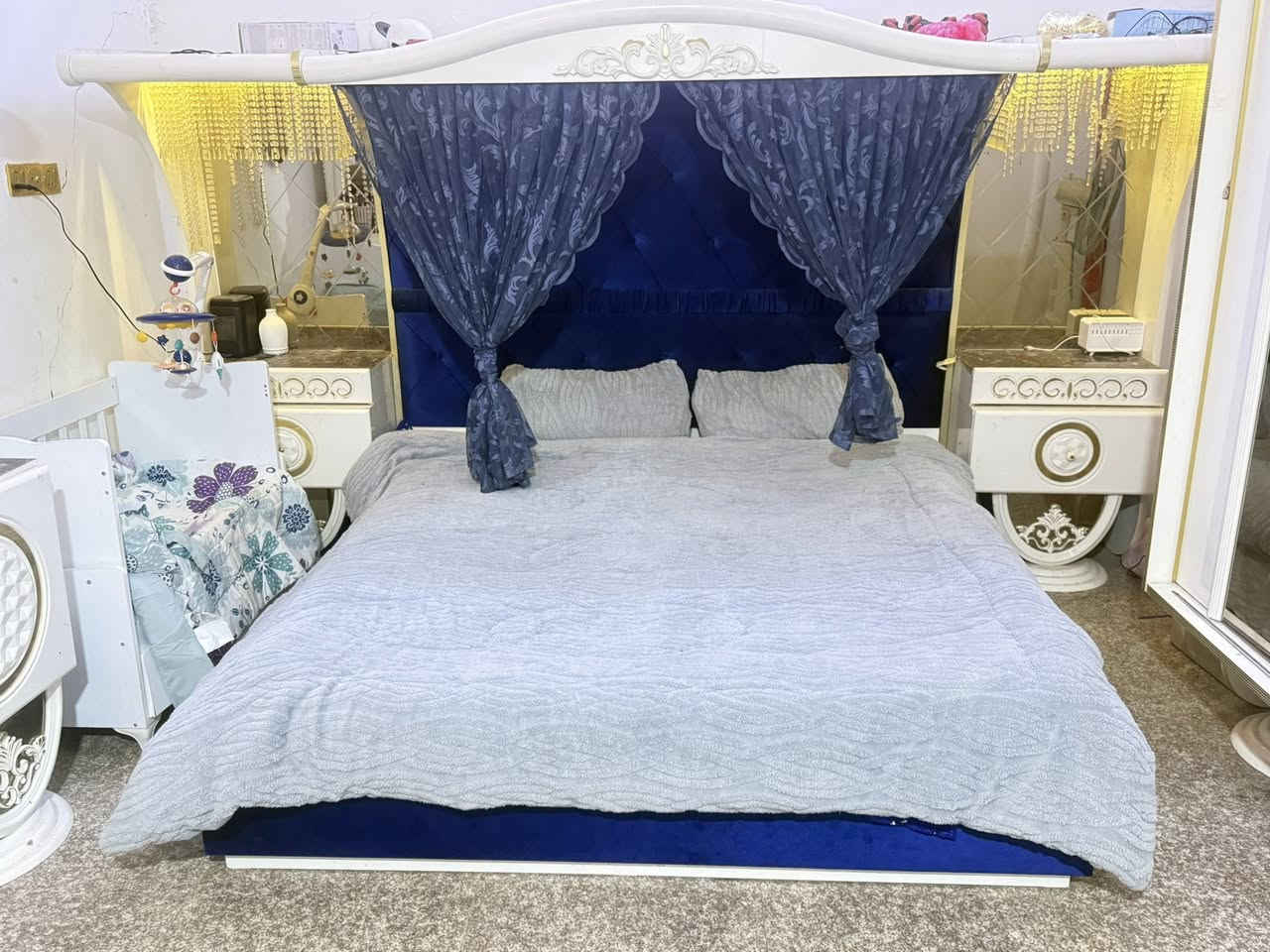 غرفه نوم تركي نضيفه كلش مكاني جزيره باب الهوه سعرها مليون
رقمي ***********
