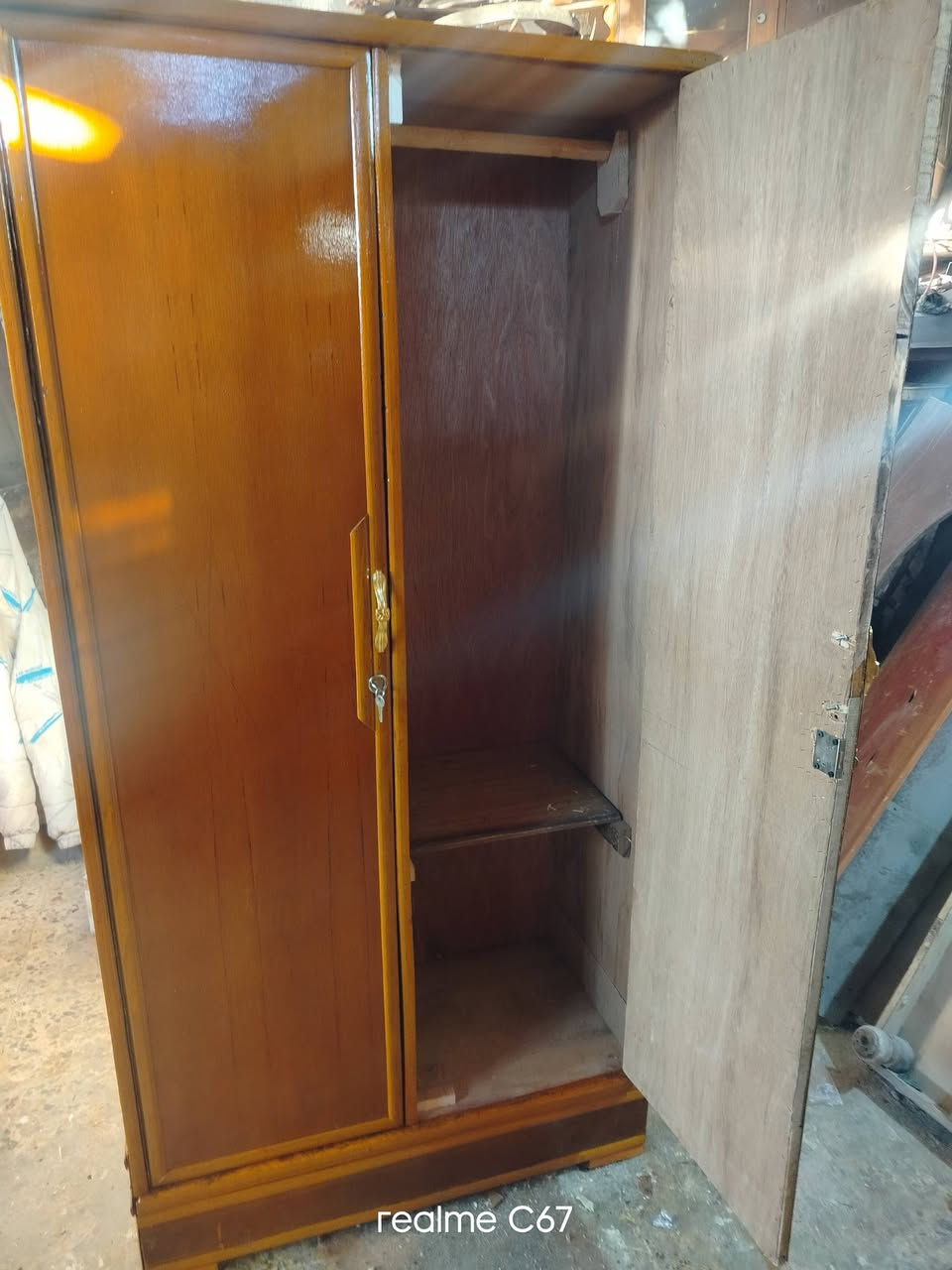 كنتور ابو بابين العرض 95سم والارتفاع متر و90سم ////السعر 75الف نهايته للتواصل العماره حي النداء ***********
