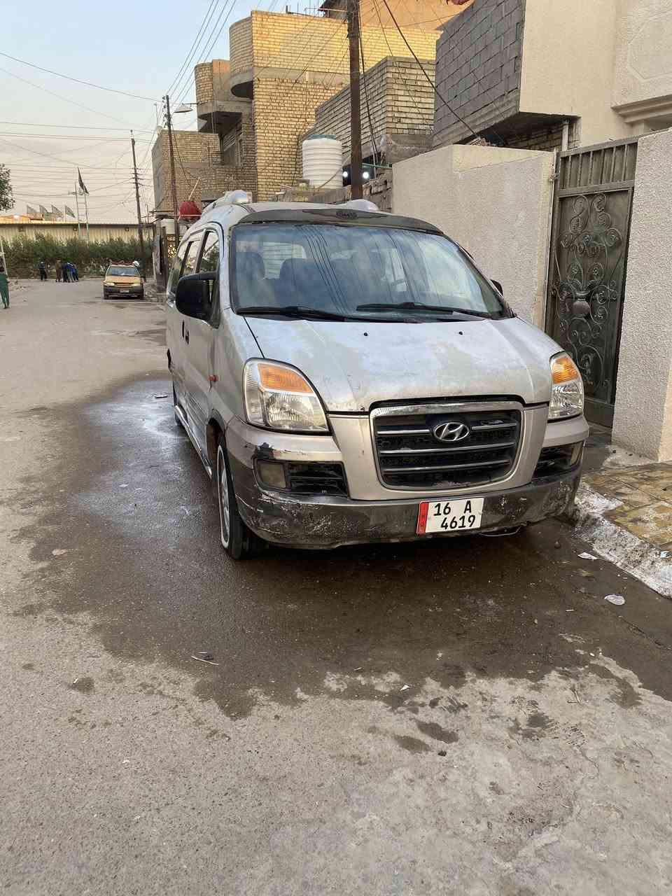 سلام عليكم ستاركس 2006 مكينة مفتوح كير عادي  مكينة قبل فترة شادهة مال حاوية وكير توة مبدل عينة وصينية بس الثالث بي شخطة خفيفة  رقم قادسية انكليزي  سيارة مصفرة من كلشي رقم باسمي تحويل ثاني يوم السيارة جافية علا صفحة  خوش كاعدة بس المعجون مفطر مالهة شواصيهة البلاد حلوات بس شوي منكدات ول باب السلايت ينرادلة سجة  حلوة ول دعاميةالخلفية موجودة بس ما شادهةسعرها 45 وبيها مجال للشراي عنواني بغداد  حي النصر ***********
