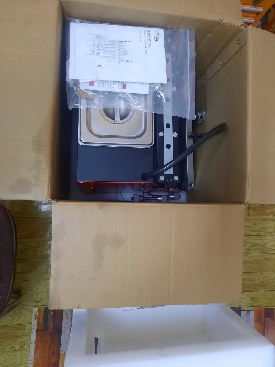 السلام عليكم . جهاز معروض للبيع فحص وتنظيف نوزلات GDi والعادي ماركة Mega موديل الجهاز MT-506 ..التفريغ ميكانيكي .. الجهاز مستخدم قليل جدا يعني اربع مرات او خمس مرات .. مصدر الجهاز من شركة لمعان الوسام .. (مكان الجهاز بغداد . سعر الجهاز 850 الف . للتواصل على الخاص


**إذا كنت صاحب هذا الإعلان وتريد حذفه لأي سبب، رجاءا أرسل رسالة إلى الدعم الفني**