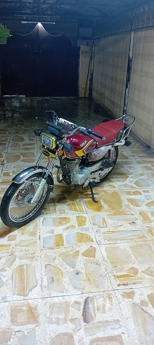 السلام عليكم شباب دراجه 25 باب اول مكينه مامفتوحه دراجه ناعمه وتخبل دشبولها محترك سعر 600 وبيها مجال رقم ***********
