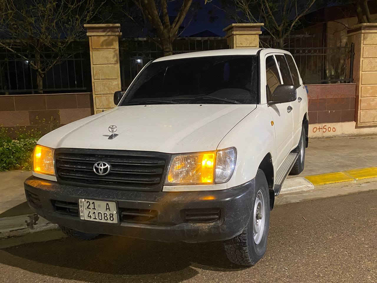 تۆیۆتا لاندکڕۆز مونێکا 2002 فول عادی 
سۆنەریم داناوە 
ناوی لەحاسیبەیە 
سەنەوی 6 مانگی ماوە بەسەر بجیت  
کتاب جام ڕەشی هەیە
شوێن کەلارە

سـعـر : لە کۆمێنت داوابکە ڕاستەوخۆ بۆت دێت 📥 

گێر و مەکیەنەی بەشەرت 
هیچ کێشەیەکی تێدا نییە 

ژمارەی خاوەنەکەی 
***********
وەتسئاپ
